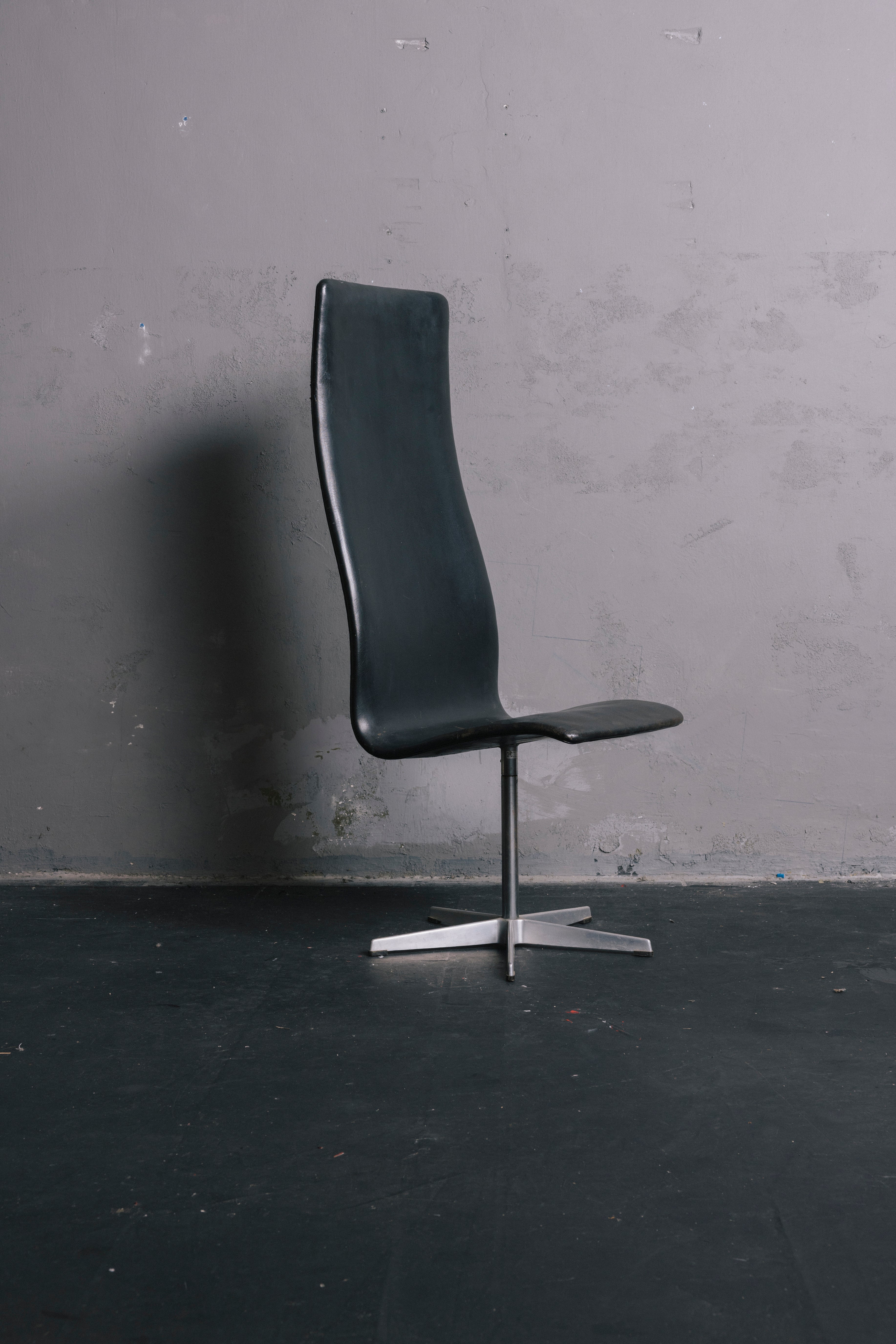 Set of Six "Oxford Chairs" by Arne Jacobsen