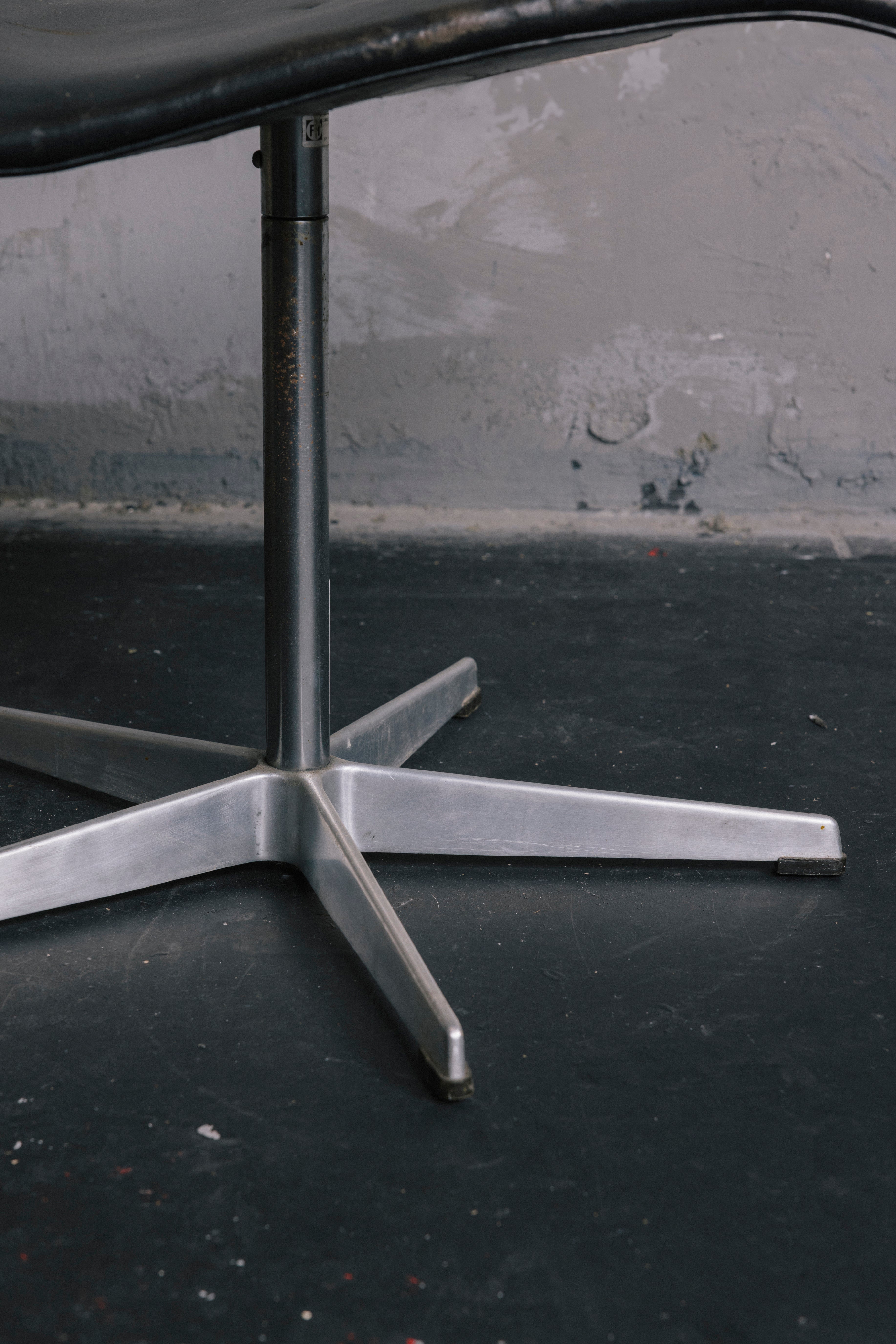 Set of Six "Oxford Chairs" by Arne Jacobsen